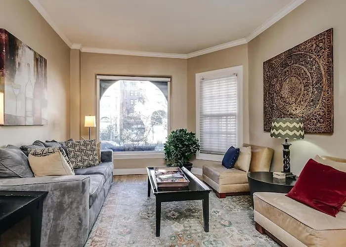 Brownstone In Gold Coast *